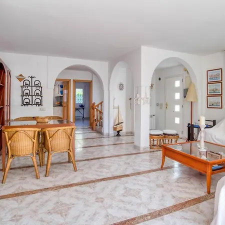 Villa Placa De La Sardana Casa Acollidora Per 8 Persones A 5 Minuts De La Platja Gran I Del Centre De Platja d'Aro