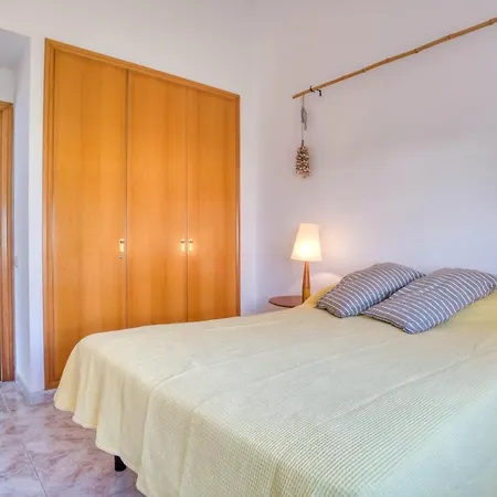 Placa De La Sardana Casa Acollidora Per 8 Persones A 5 Minuts De La Platja Gran I Del Centre De