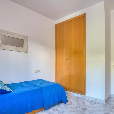 Placa De La Sardana Casa Acollidora Per 8 Persones A 5 Minuts De La Platja Gran I Del Centre De