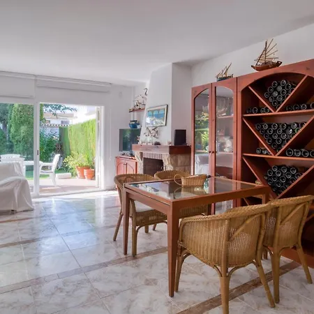 Placa De La Sardana Casa Acollidora Per 8 Persones A 5 Minuts De La Platja Gran I Del Centre De * Castell-Platja d’Aro