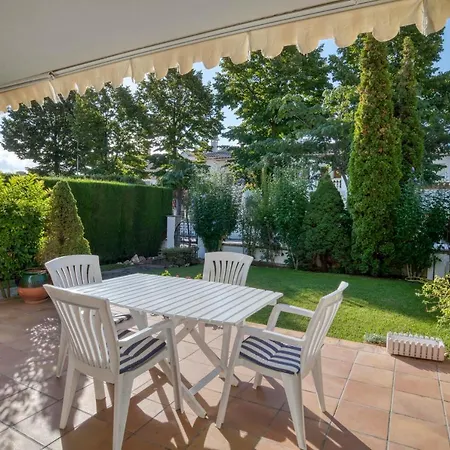 Placa De La Sardana Casa Acollidora Per 8 Persones A 5 Minuts De La Platja Gran I Del Centre De *