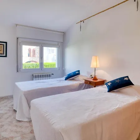 Placa De La Sardana Casa Acollidora Per 8 Persones A 5 Minuts De La Platja Gran I Del Centre De Villa *