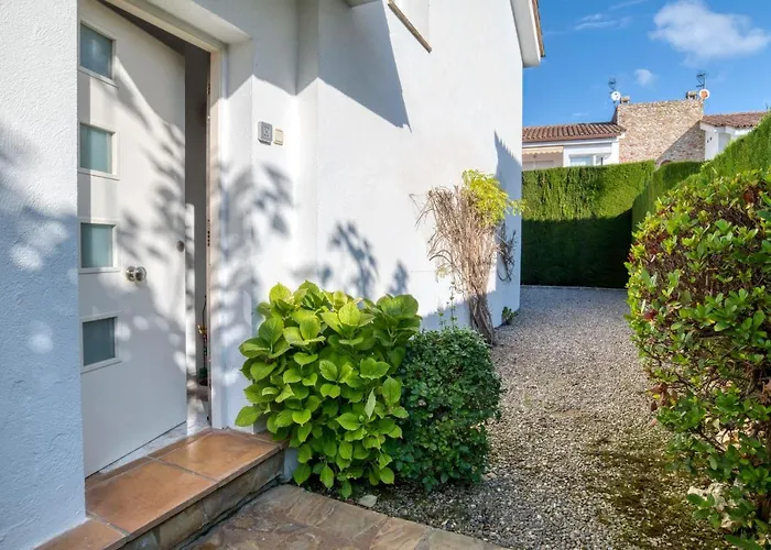 Villa Placa De La Sardana Casa Acollidora Per 8 Persones A 5 Minuts De La Platja Gran I Del Centre De Platja d'Aro (Playa de Aro)