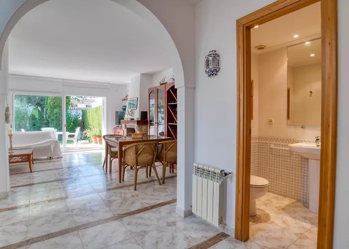 Vila Placa De La Sardana Casa Acollidora Per 8 Persones A 5 Minuts De La Platja Gran I Del Centre De