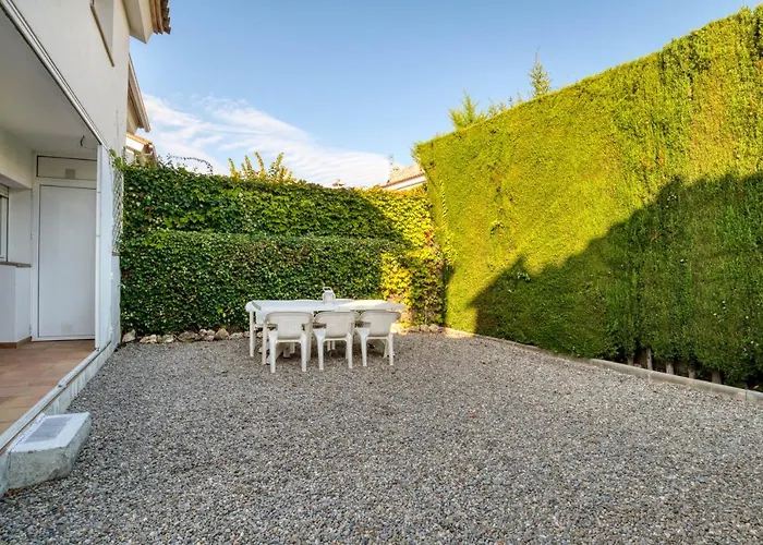 Vila Placa De La Sardana Casa Acollidora Per 8 Persones A 5 Minuts De La Platja Gran I Del Centre De